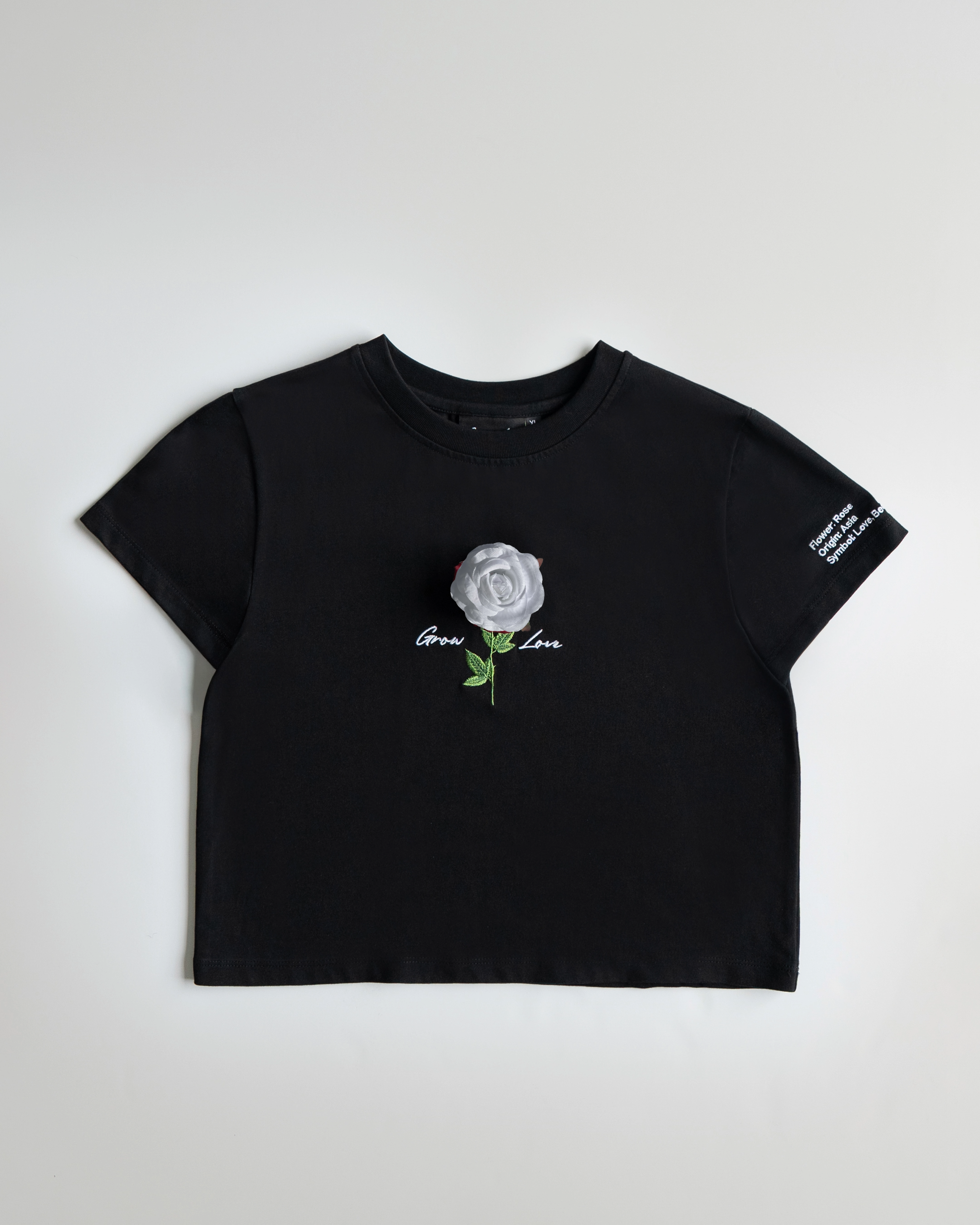Black Short Tee – In Between Bloom (+1 Flower)
