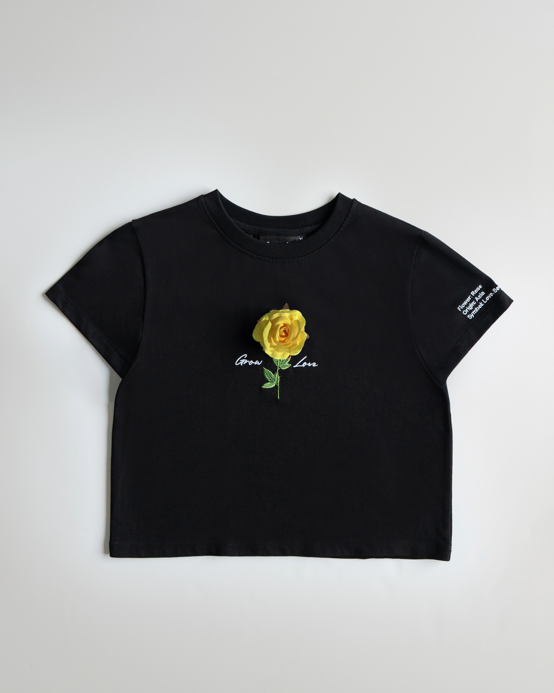 Black Short Tee – In Between Bloom (+1 Flower)