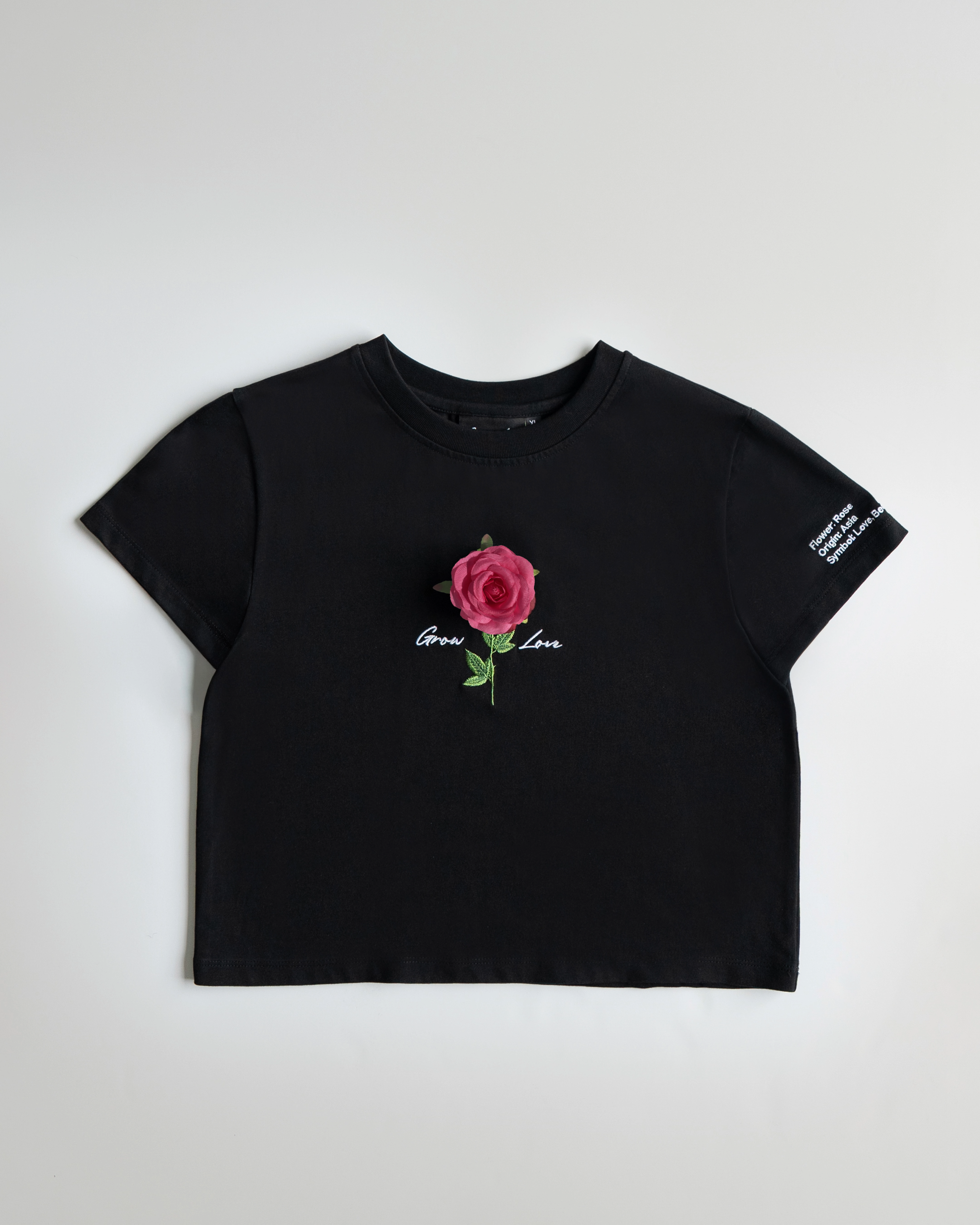 Black Short Tee – In Between Bloom (+1 Flower)