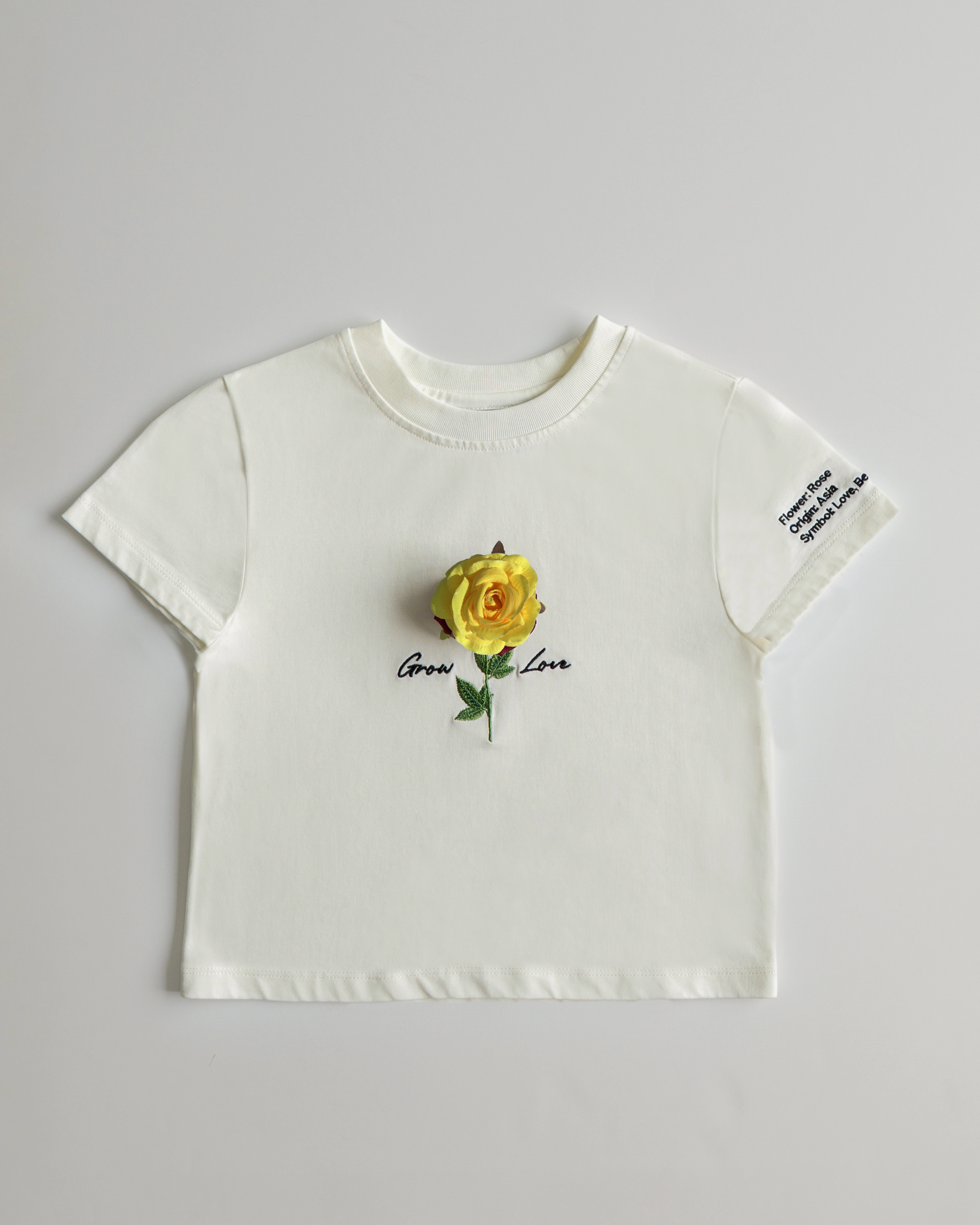 Off White Short Tee – In Between Bloom (+1 Flower)